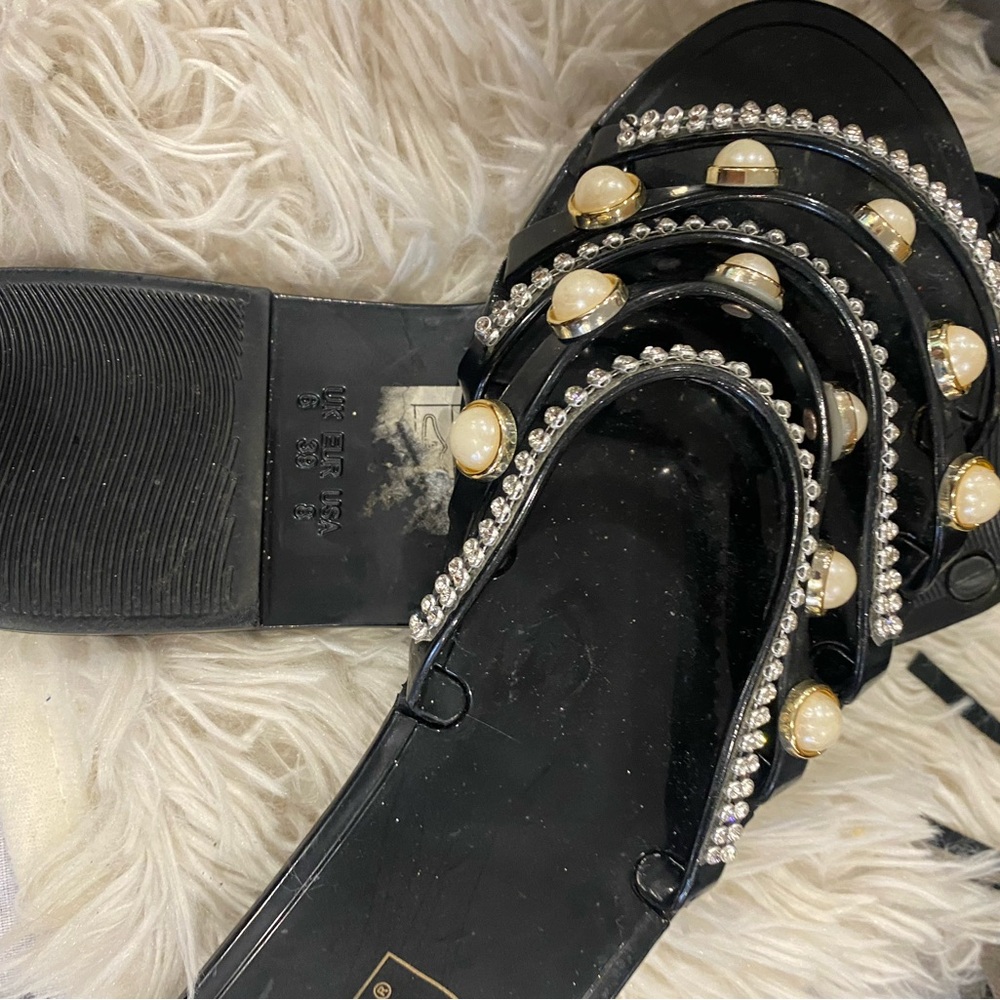 Elegant Black Pearl-Embellished Women's Sandals
